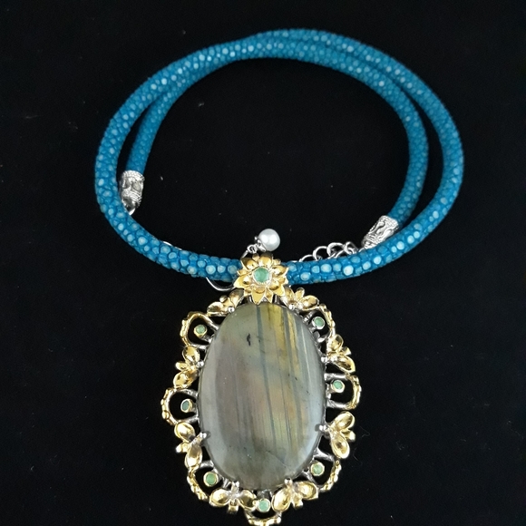 NEW! Handcrafted Labradorite and Stingray Necklace - Picture 4 of 15